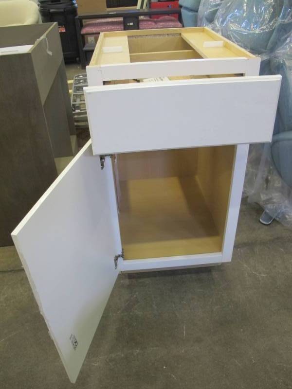 lot 53 image: Hampton Bay Madison Assembled 18x34.5x24 in. Base Cabinet with Soft Close Drawer in Warm White
