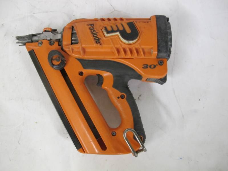 lot 26 image: Paslode Lithium-Ion 30 -Degree Cordless Framing Nailer - Untested AS-IS
