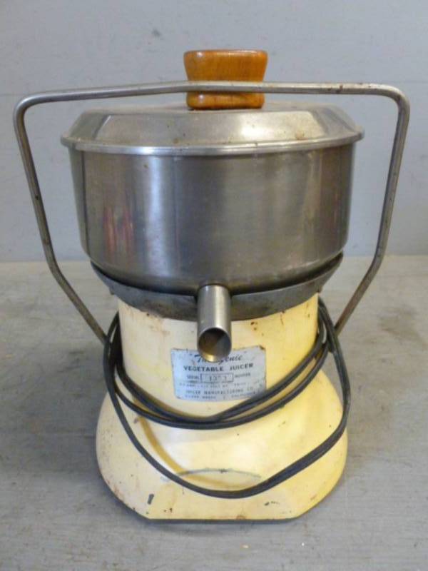 lot 20 image: Vintage Kitchen