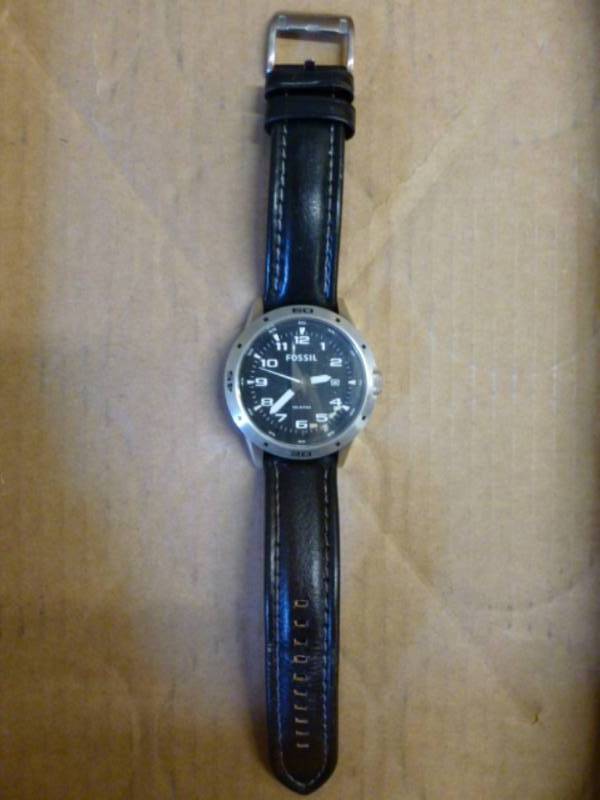 lot 33 image: Fossil Watch