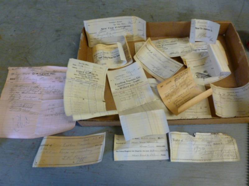 lot 38 image: Antique Paper Items