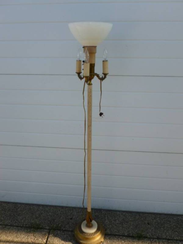 lot 43 image: Antique Floor Lamp