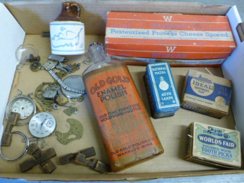 lot 47 image: Vintage Items