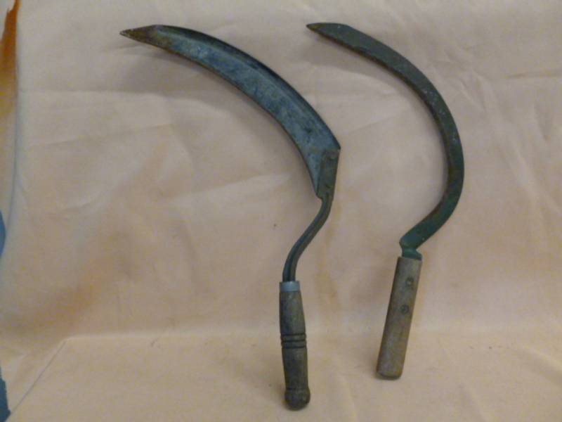 lot 52 image: Vintage Sickle Knives