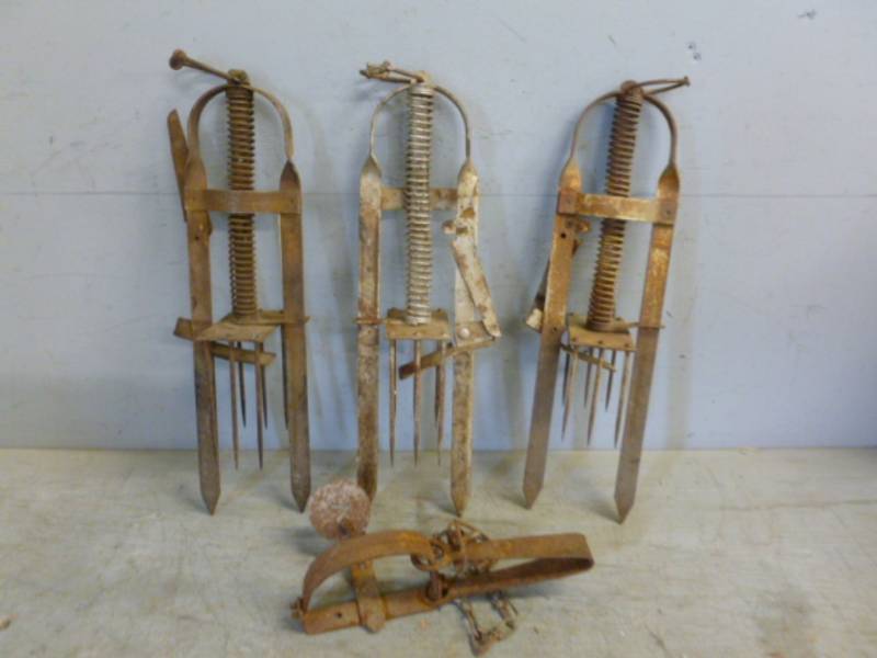 lot 67 image: Vintage Traps