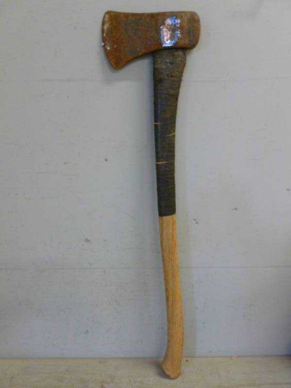 lot 72 image: Ax
