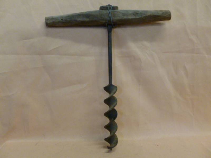 lot 73 image: Antique Bung Drill