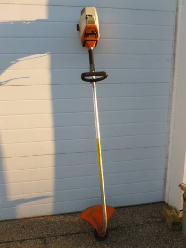 lot 84 image: Stihl Trimmer