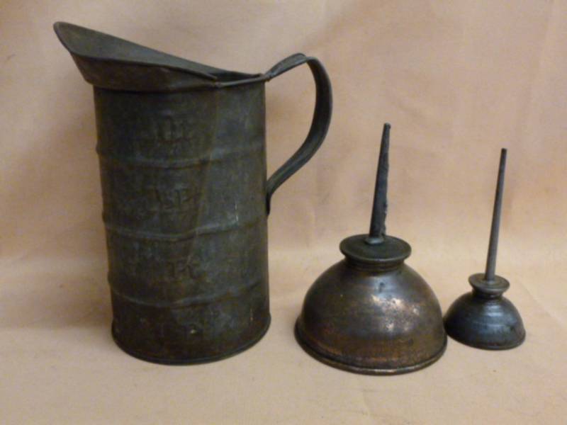 lot 97 image: Vintage Oiler Cans