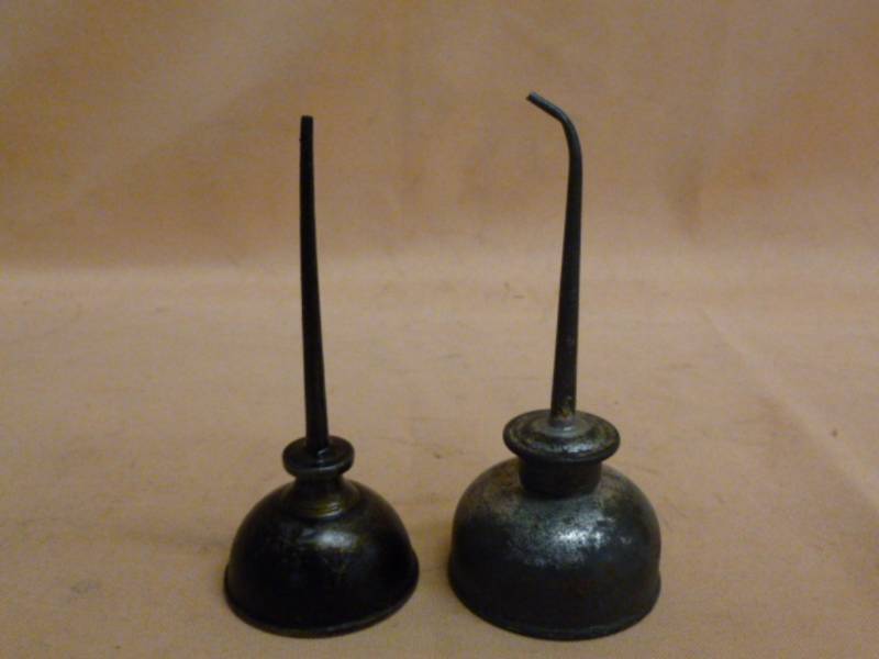 lot 98 image: Vintage Oiler Cans