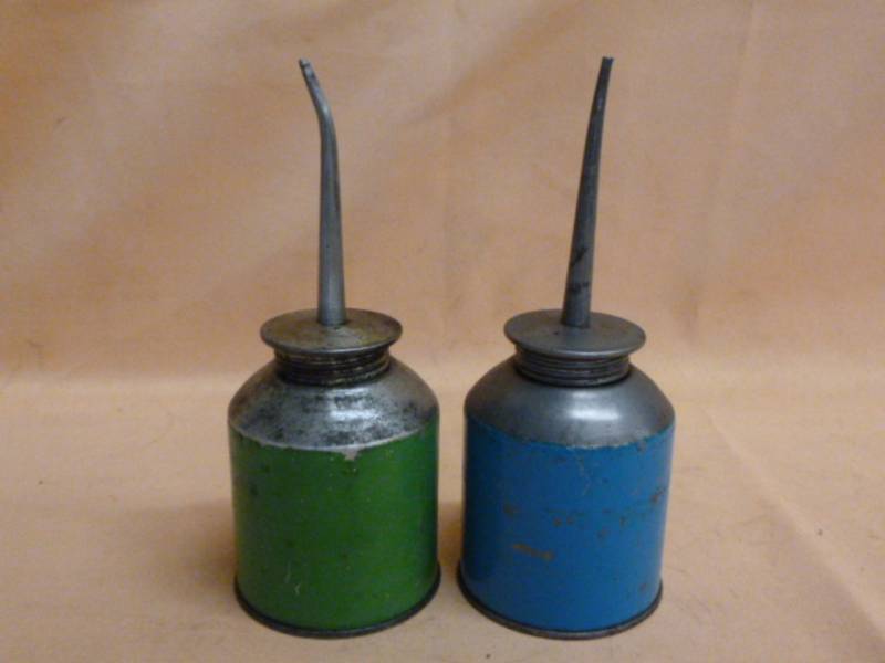 lot 99 image: Vintage Oiler Cans