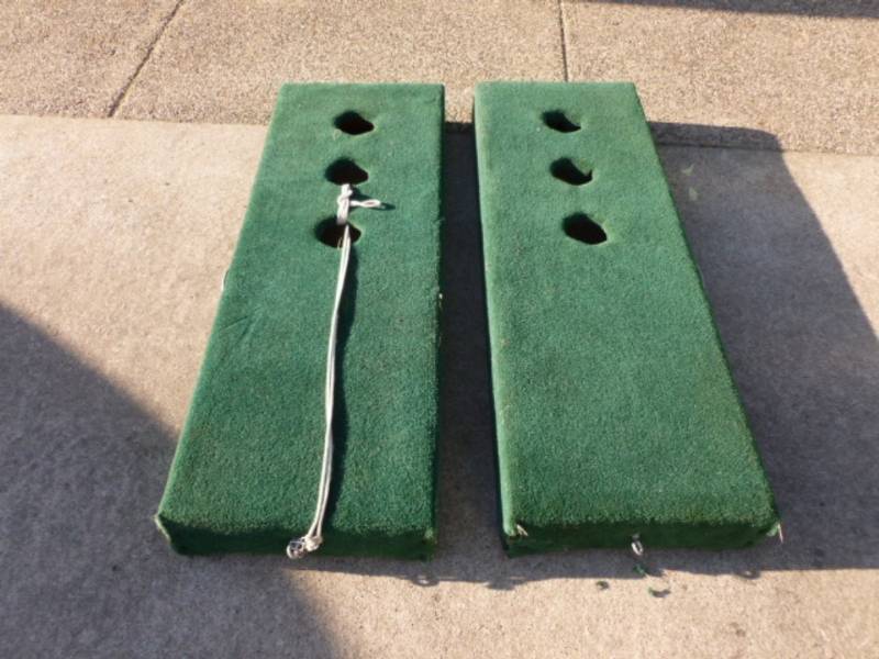 lot 131 image: Yard Game