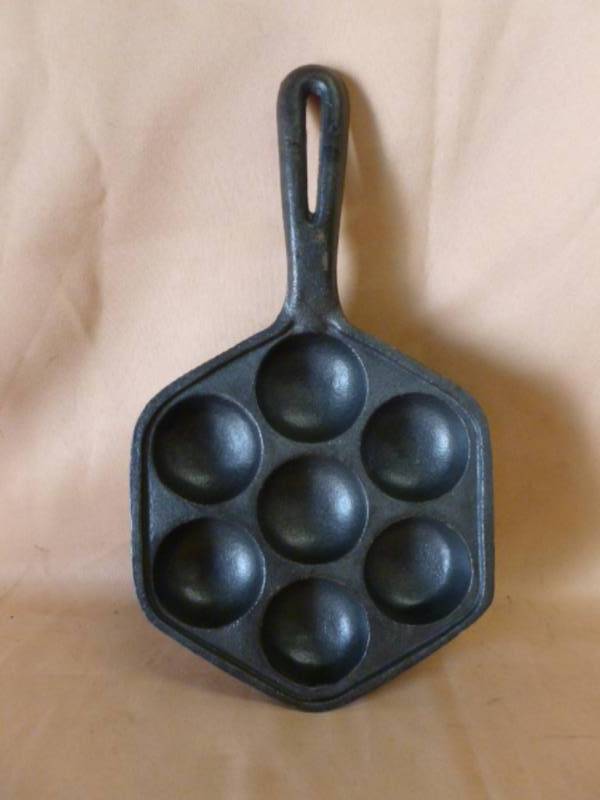 lot 137 image: Cast Iron Pan