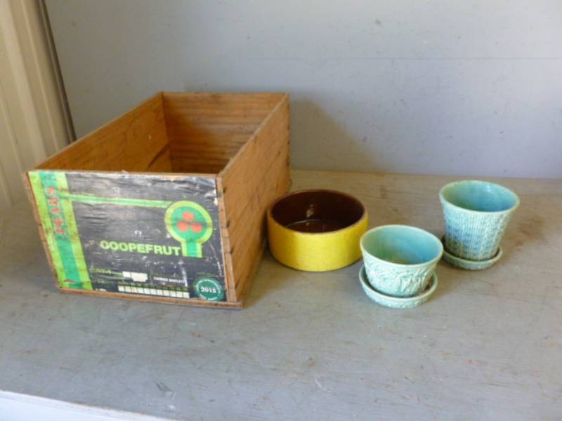 lot 139 image: Vintage Wooden Box