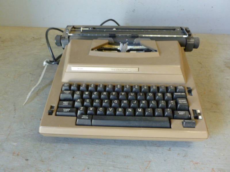 lot 143 image: Vintage Typewriter
