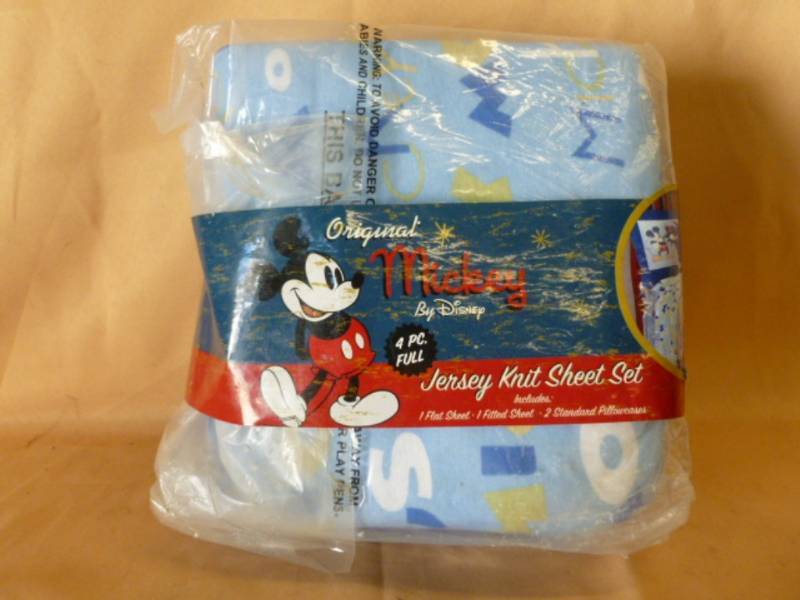 lot 157 image: Mickey Mouse Collectible