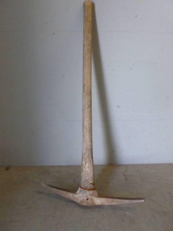 lot 182 image: Vintage Collins Pick Ax