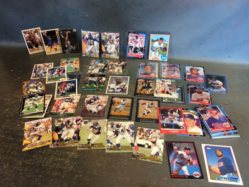lot 4 image: MN Twins, Vikings and Timberwolves Cards, 1960s - 2000s