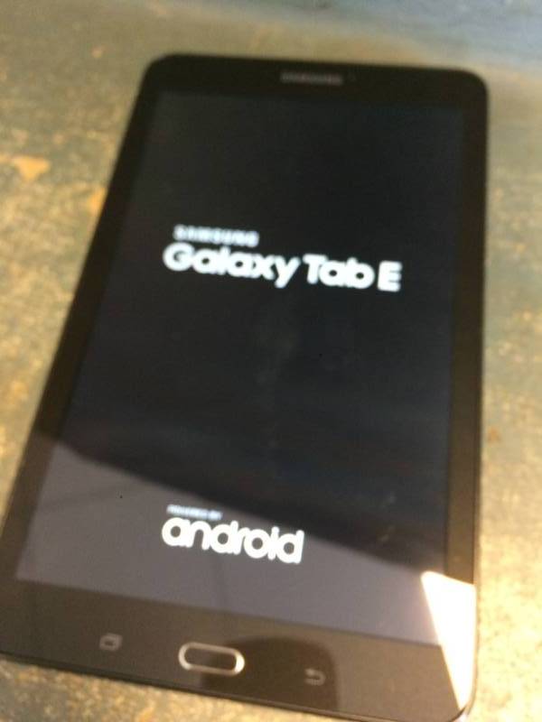 lot 5 image: Samsung Tablet