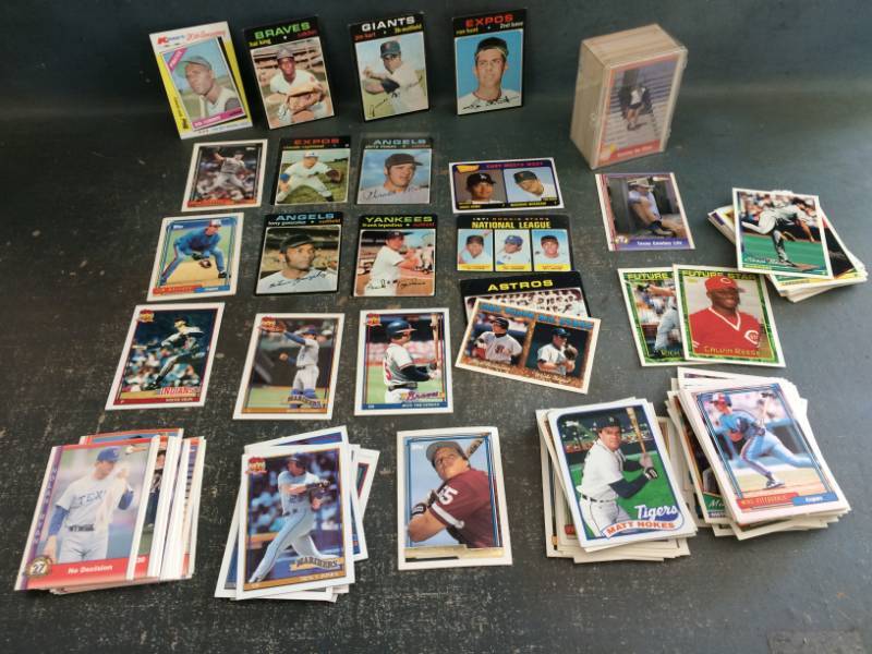 lot 41 image: Baseball Cards