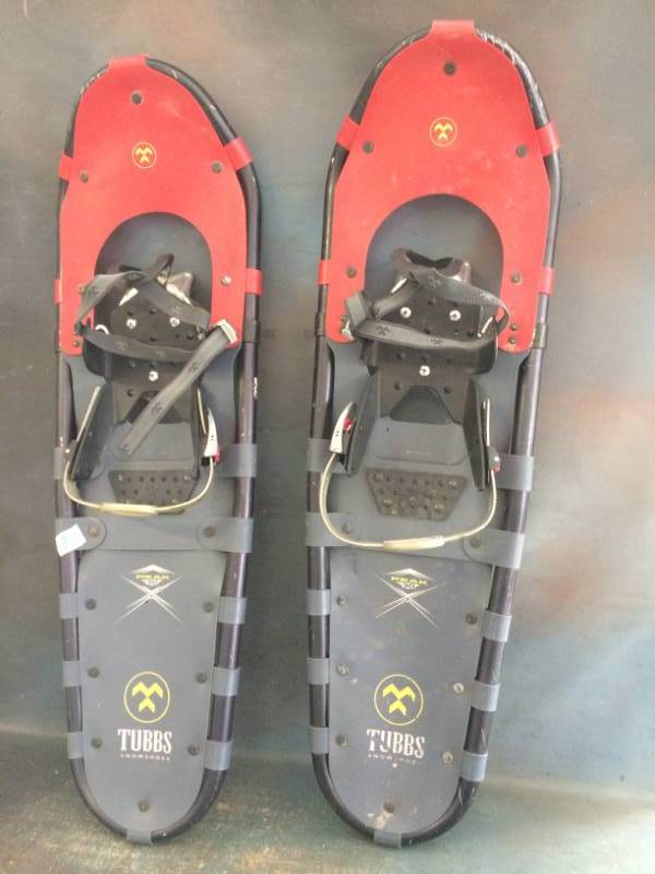 lot 32 image: Tubbs Snowshoes
