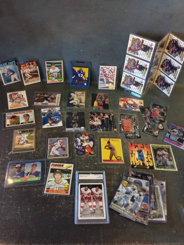lot 45 image: Sports Cards with Vintage Etheridge, Britton and Reed