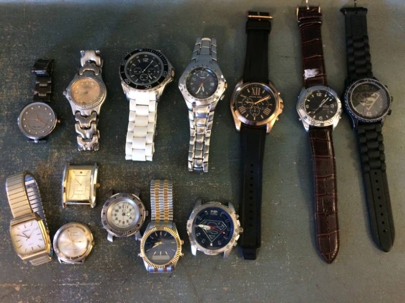 lot 50 image: 13 Mens Watches