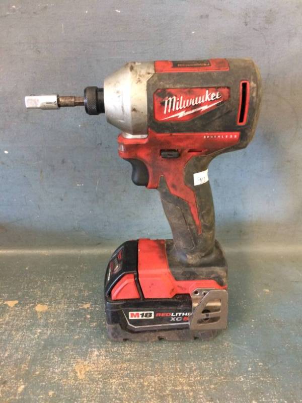 lot 54 image: 14 Hex Impact Driver