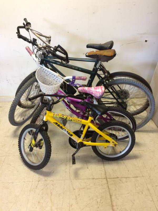 lot 118 image: 4 Bicycles