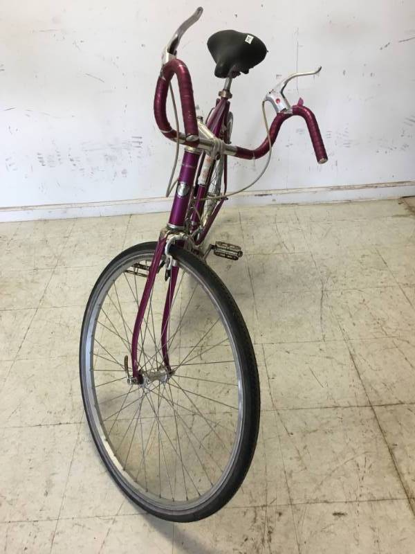 lot 108 image: Vintage Schwinn Varsity Bicycle