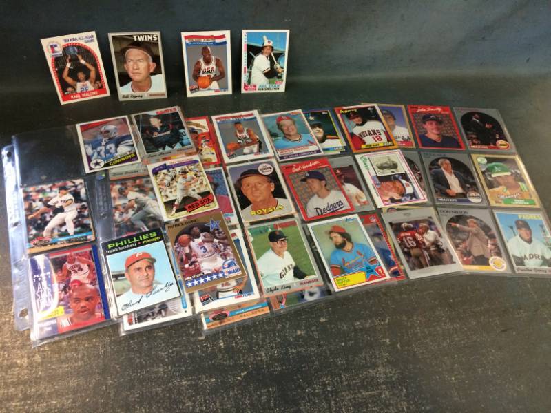 lot 85 image: Sports Cards - All-Stars, All-Pros, Team USA, Managers and More with Jordan, Dorsett