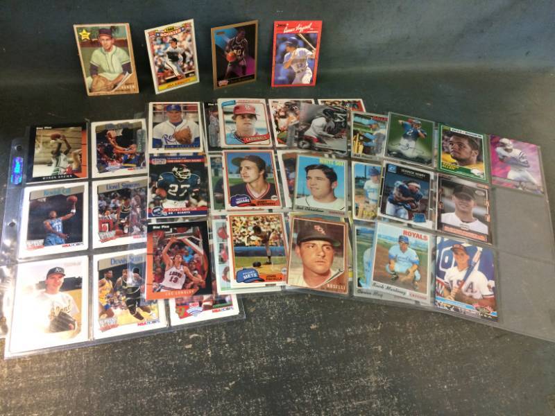 lot 87 image: Collection of Baseball Cards 1962 Rookie Merritt Ranew