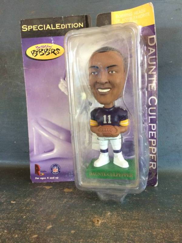 lot 113 image: Daunte Culpepper Bobblehead
