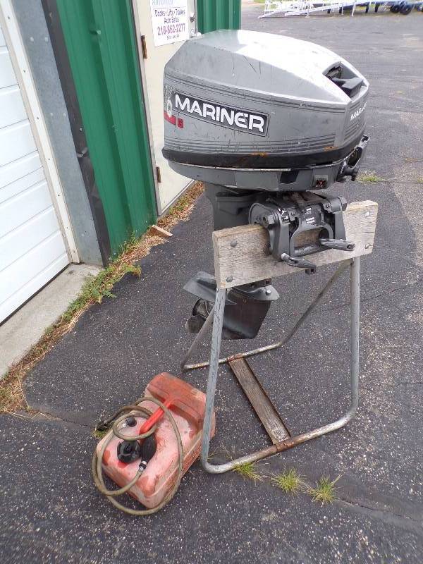 lot 1 image: 6 HP Mariner Outboard Motor with Tank Stand not included