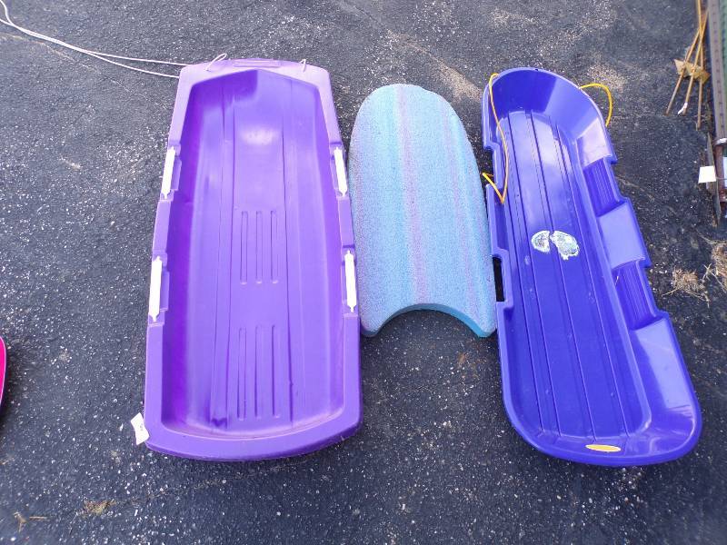 lot 40 image: 2 Snow sleds and water board