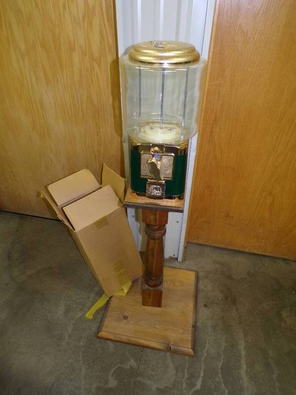 lot 12 image: Gumball Machine with Key and Stand, unused still with box