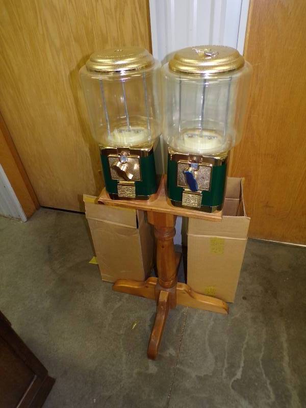 lot 14 image: Pair of Gumball Machine with Key and Stand, unused still with box