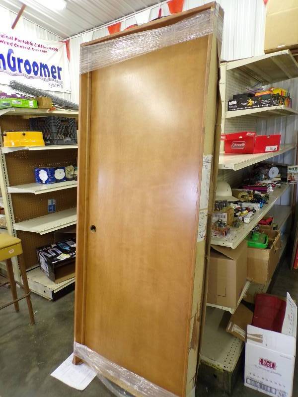 lot 32 image: Interior Door