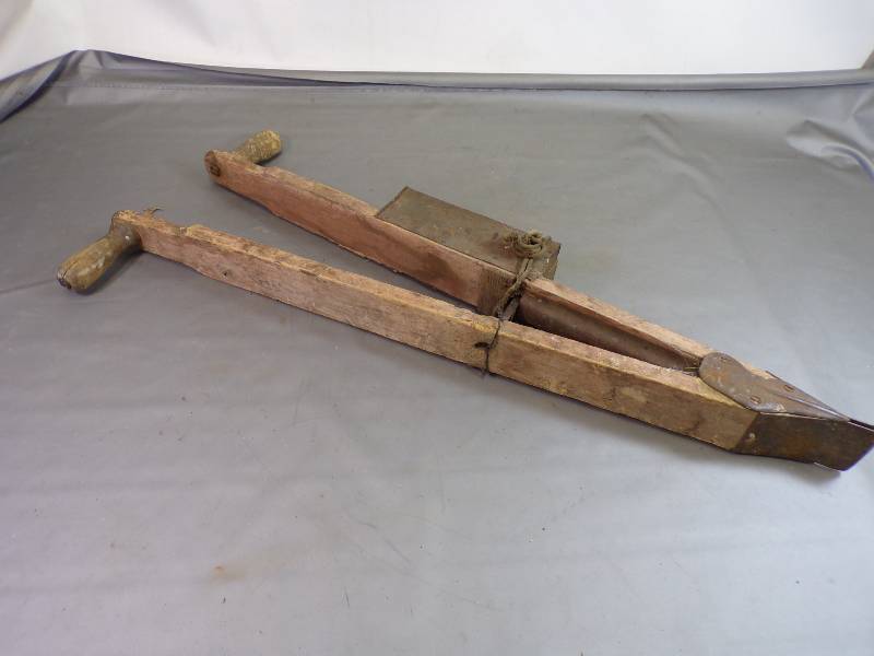 lot 35 image: Antique Planter