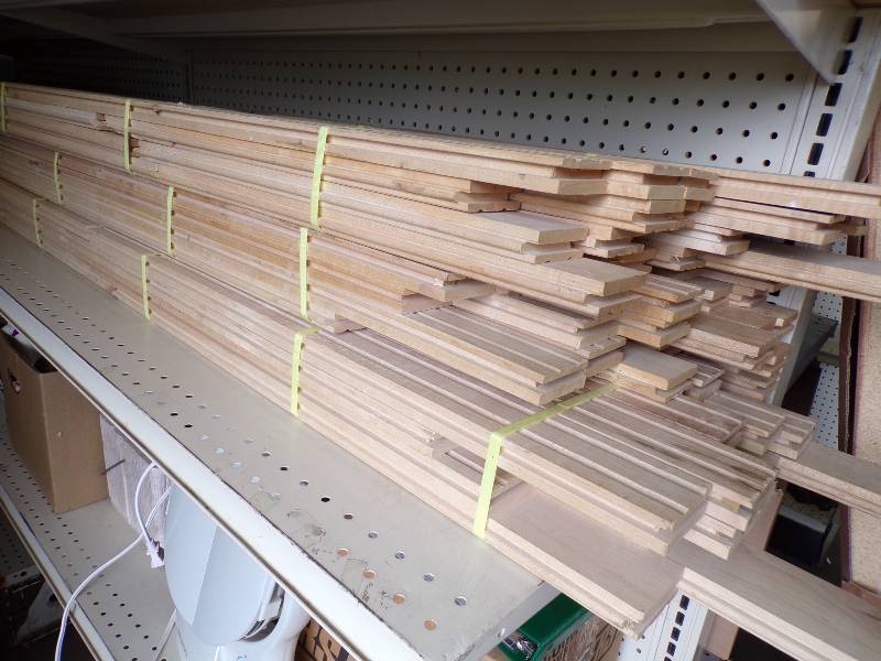 lot 55 image: 6 Bundles of Maple Flooring Aprocimalty 90 Sqft