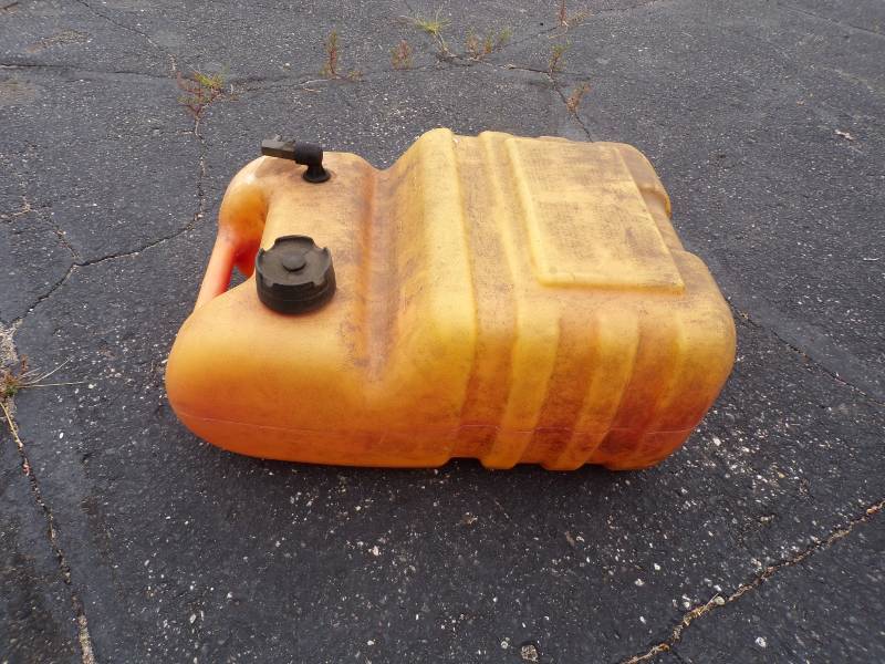 lot 100 image: Marine Gas Tank