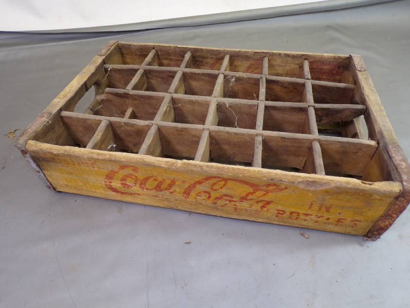 lot 64 image: Wood Coke Cola Crate