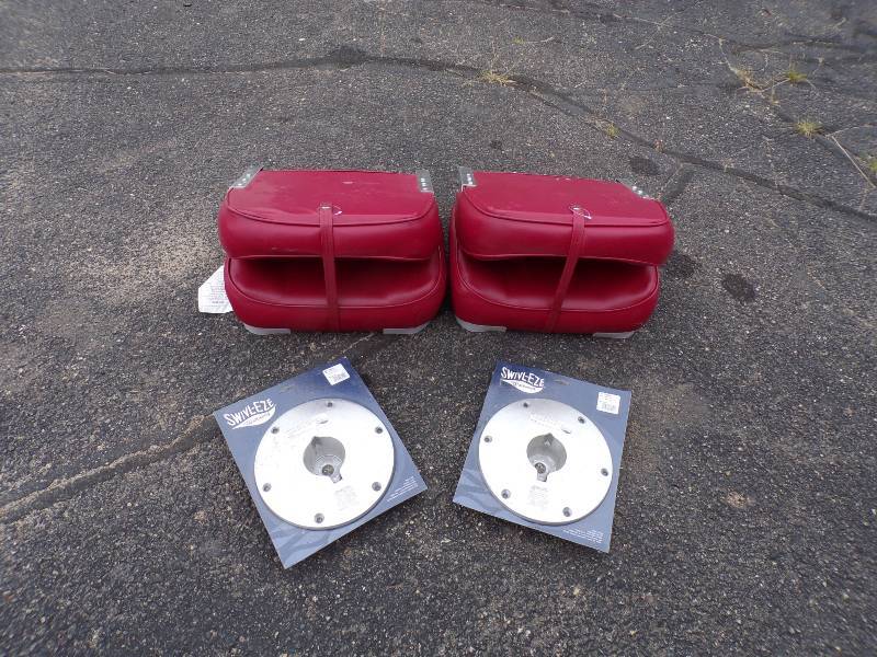 lot 73 image: Pair of Boat Seats with Base Plates