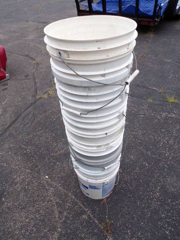 lot 78 image: 9 - 5 Gallon Pails
