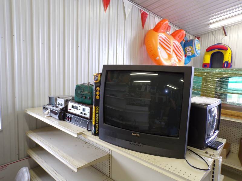 lot 111 image: Vintage Electronics