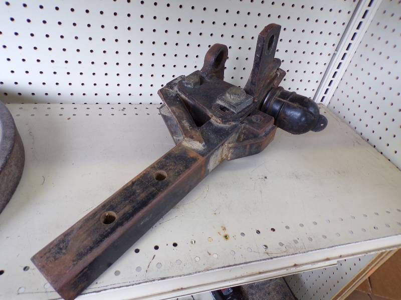 lot 121 image: Receiver Ball Hitch with 2 516 Ball