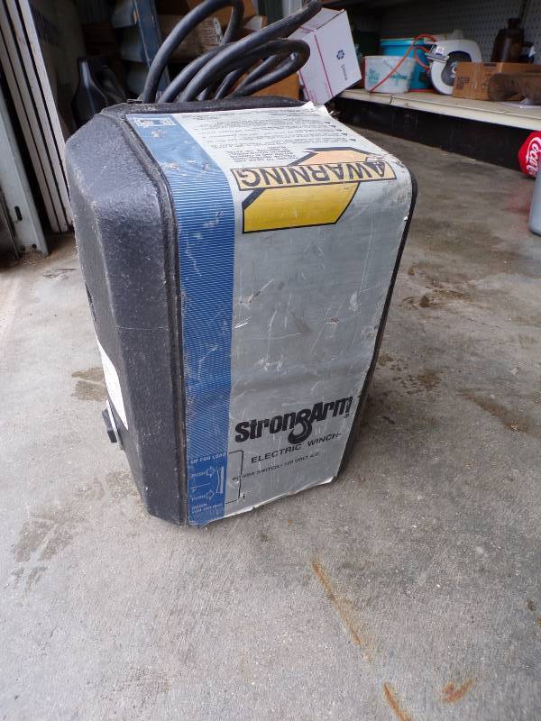 lot 162 image: Strong Arm Winch