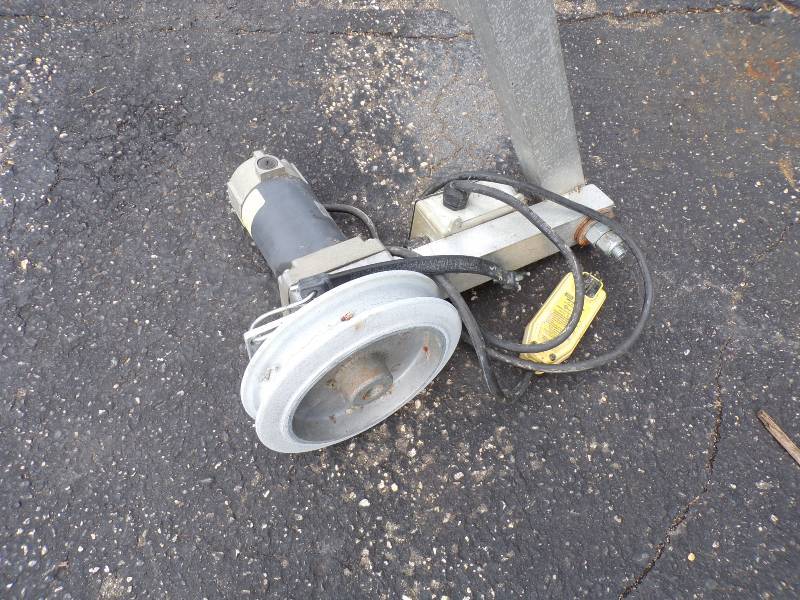 lot 163 image: 110v  Boat Lift Wheel Drive