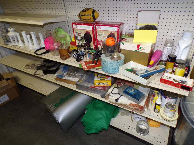 lot 202 image: Large Assorted Lot