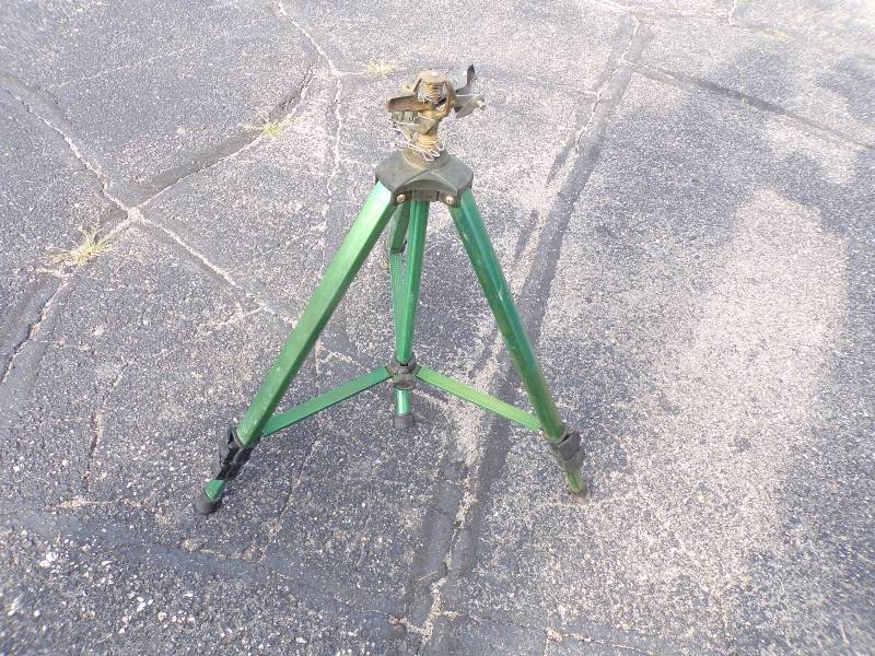 lot 207 image: Lawn Sprinkler Tripod
